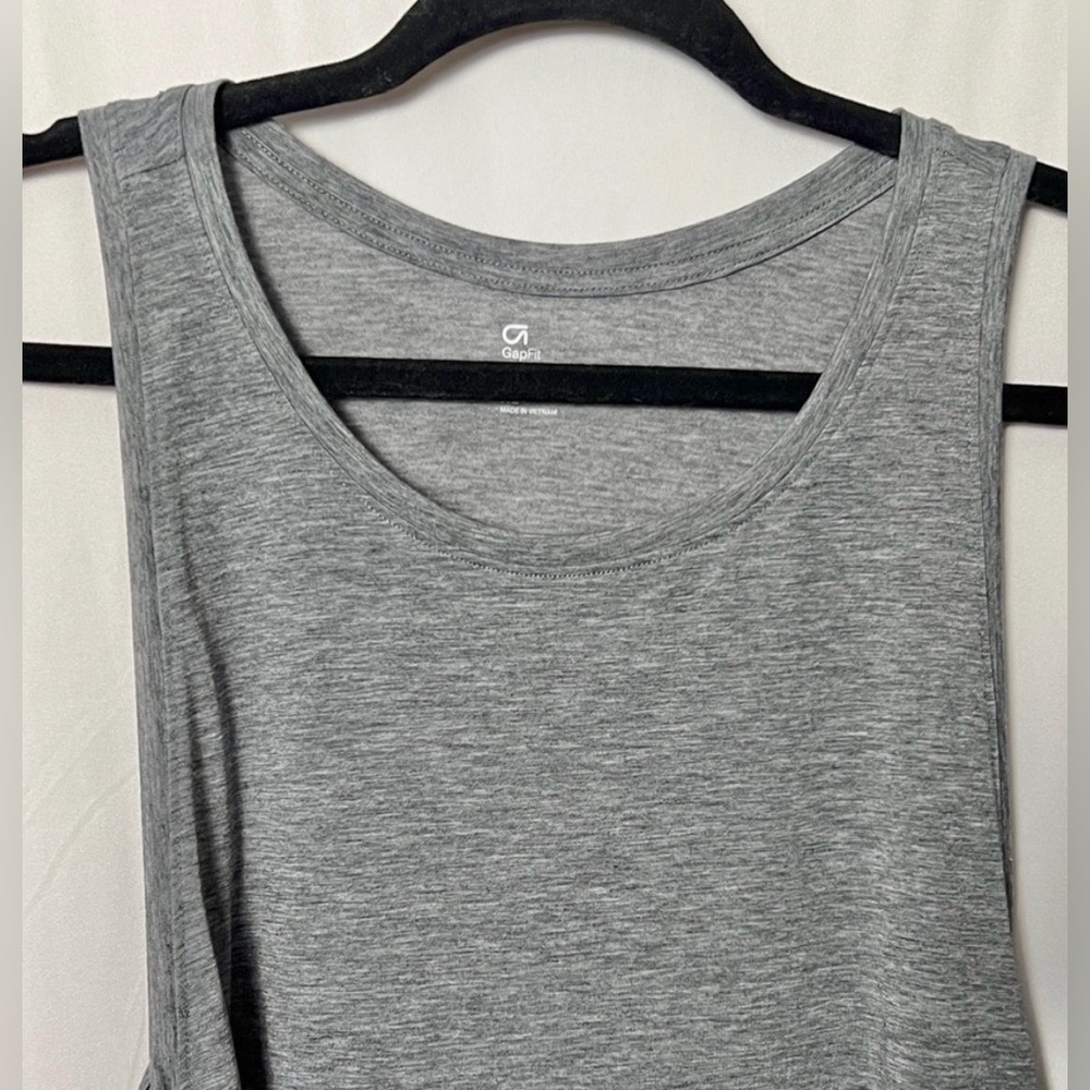 Gap Fit Breathe Air Criss-Cross Muscle Tank Size XL - Picture 3 of 8